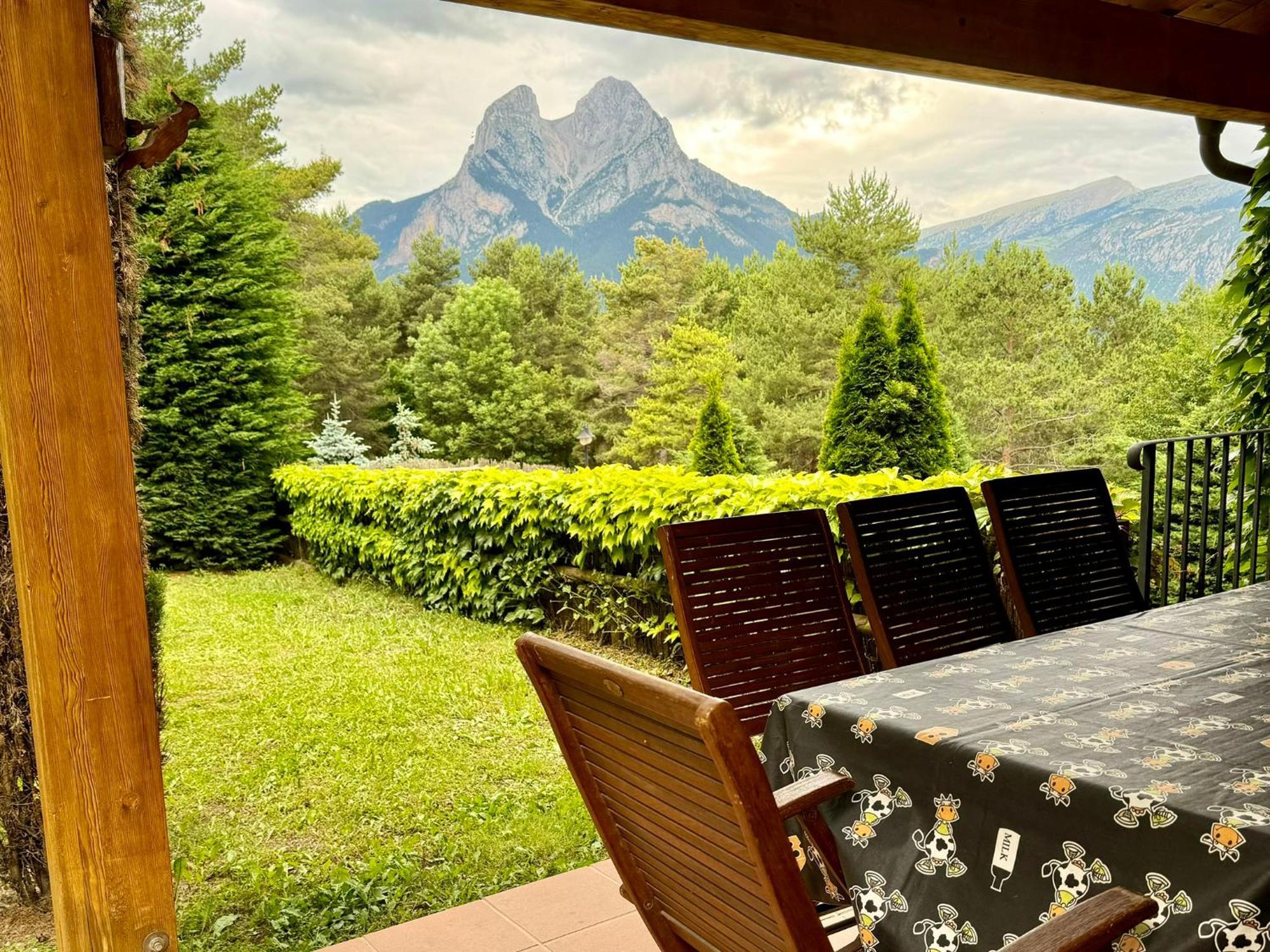 Cal Roig - Pedraforca Villa Saldés Exteriör bild